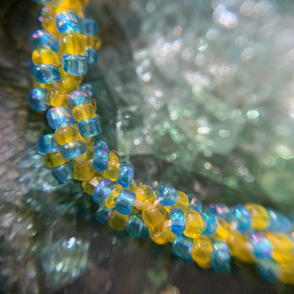 Handbeaded Bracelet - Picture 2 of 5
